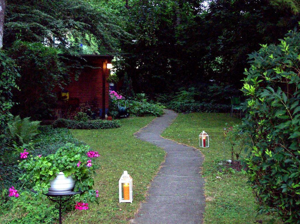 Chez Jean Et Daisy Bed & Breakfast Riehen Exterior photo